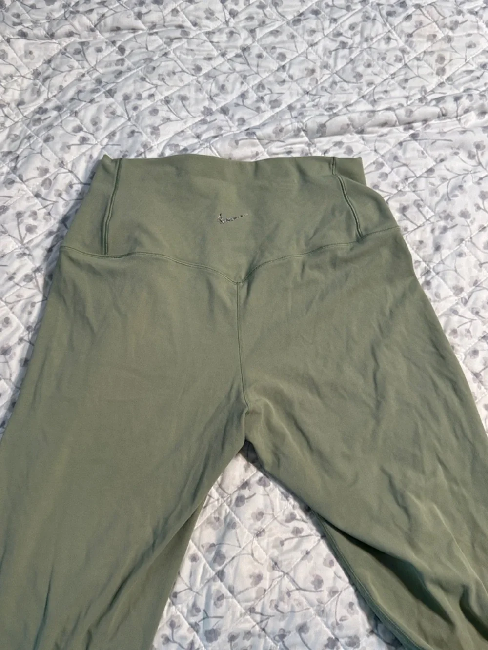 Nike Dri-FIT Yoga leggings in Olive M